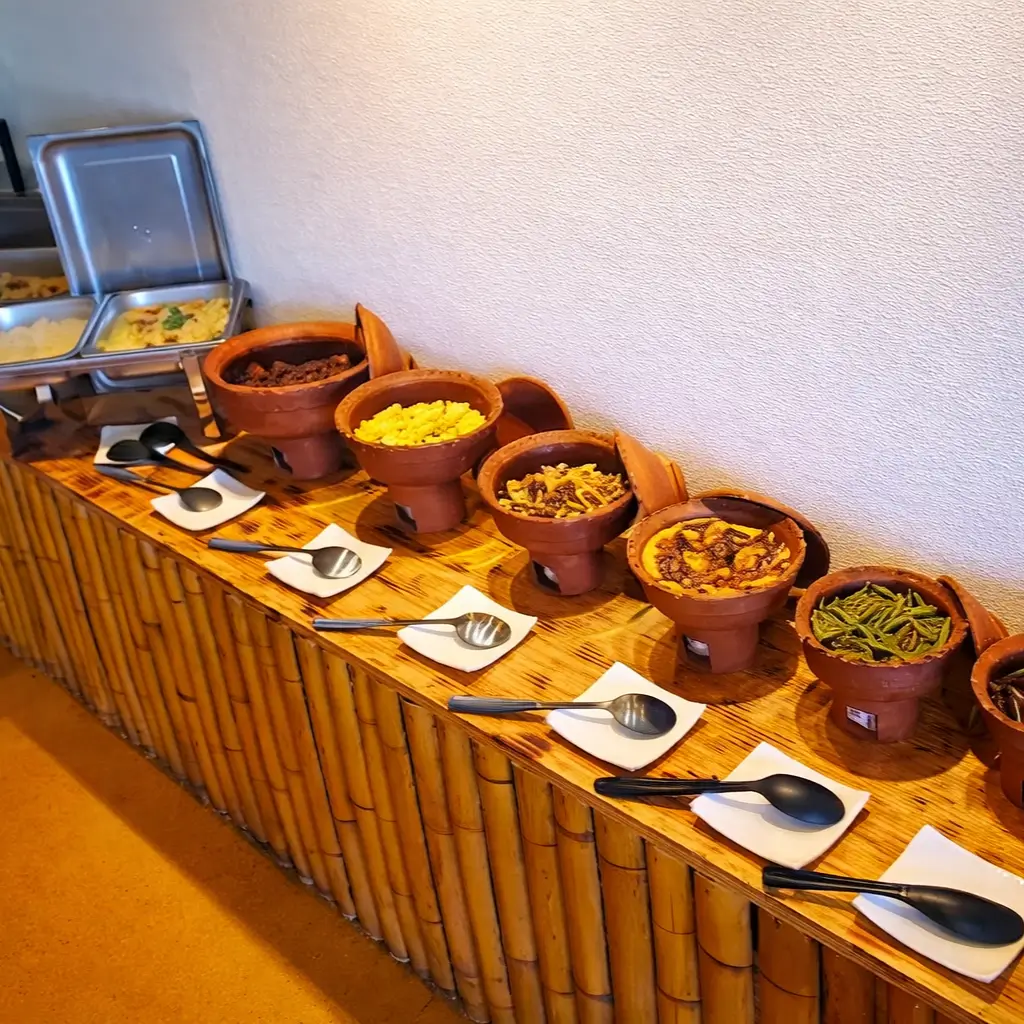 The elegant and minimalist interior of the Golden Flavor restaurant